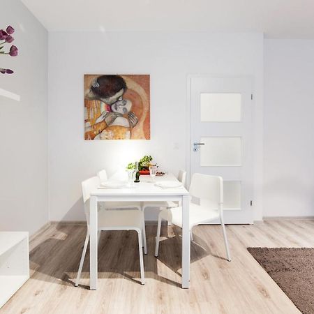 Project Comfort Apartament Dywizjonu 303 175/8 Warszawaアパートメント エクステリア 写真