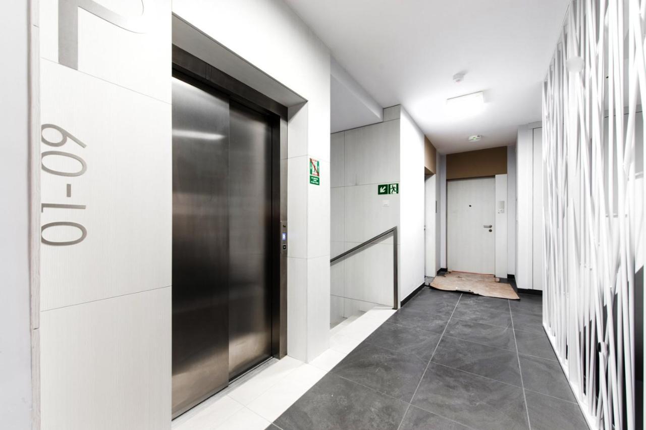 Project Comfort Apartament Dywizjonu 303 175/8 Warszawaアパートメント エクステリア 写真