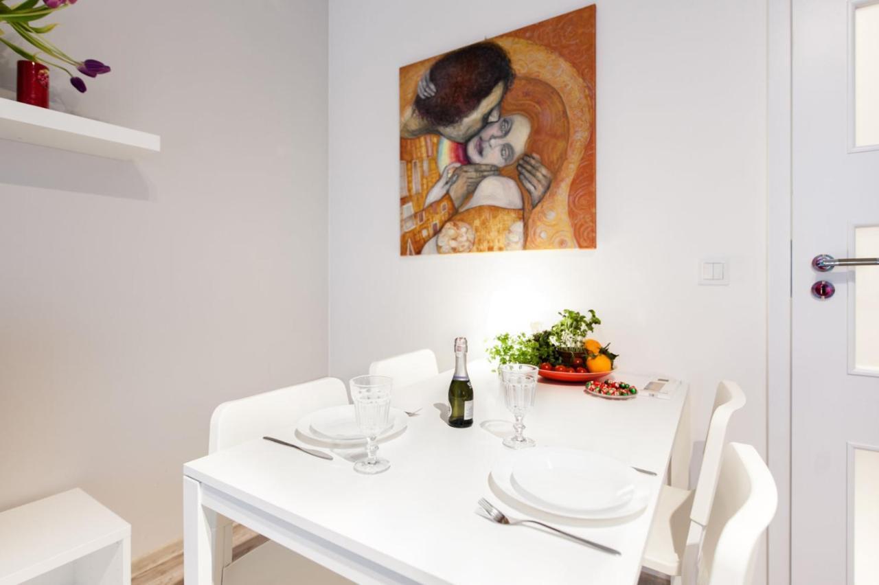 Project Comfort Apartament Dywizjonu 303 175/8 Warszawaアパートメント エクステリア 写真