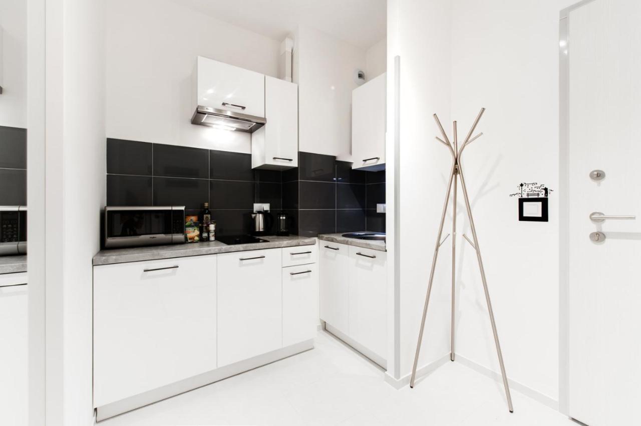 Project Comfort Apartament Dywizjonu 303 175/8 Warszawaアパートメント エクステリア 写真