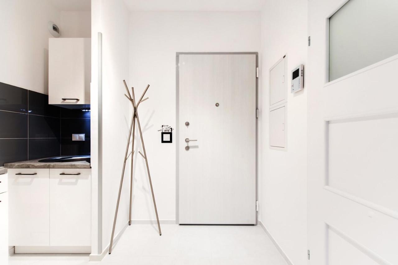 Project Comfort Apartament Dywizjonu 303 175/8 Warszawaアパートメント エクステリア 写真
