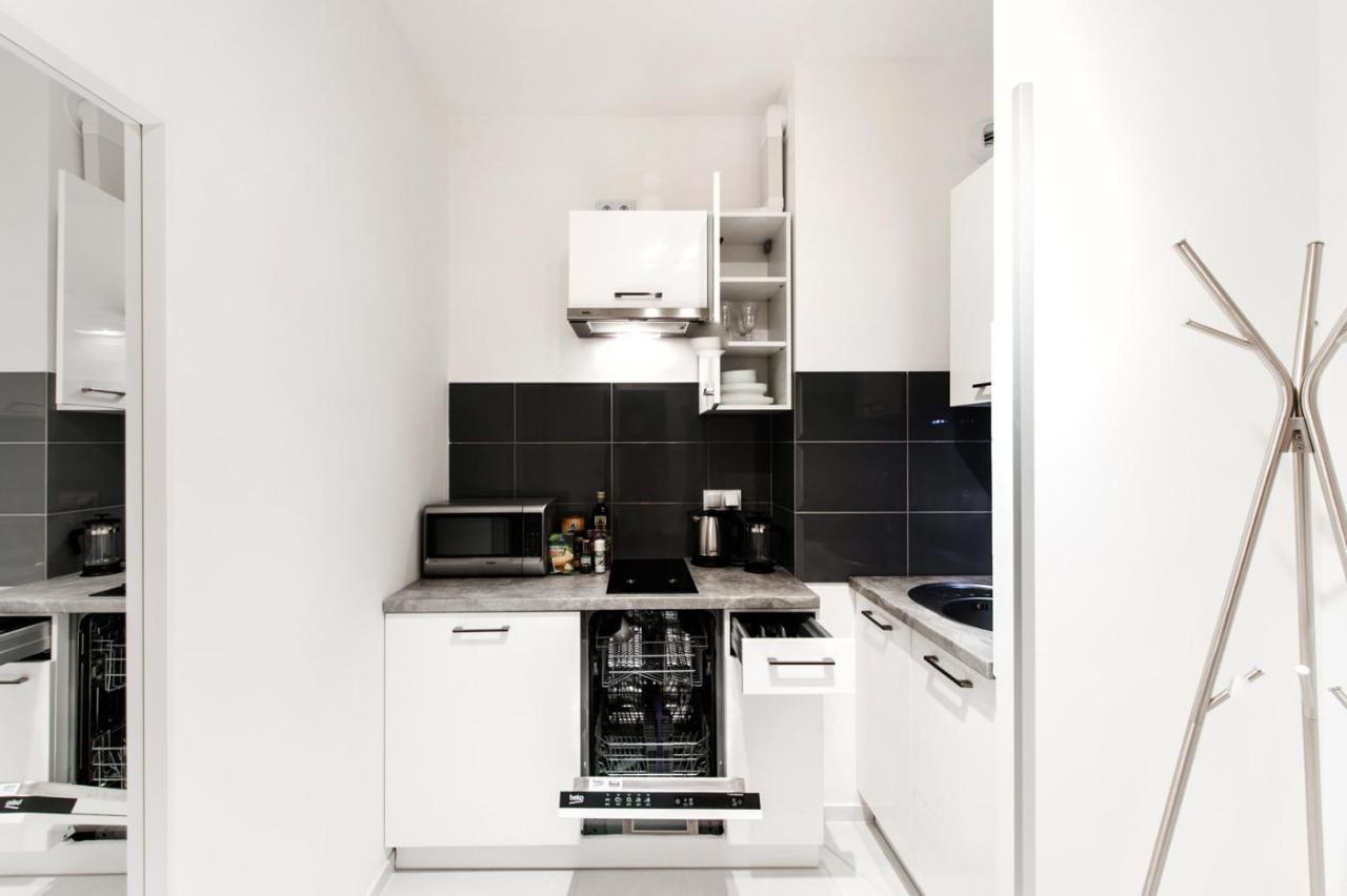 Project Comfort Apartament Dywizjonu 303 175/8 Warszawaアパートメント エクステリア 写真